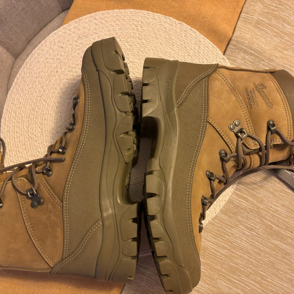 New Men's Size 10-Wide Danner Combat Hiking Boot.  Free Shipping - Picture 2 of 7